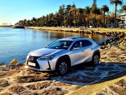 Lexus UX Premium + segunda mão Porto