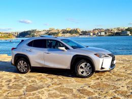 Lexus UX Premium + segunda mão Porto