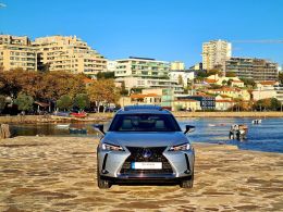 Lexus UX Premium + segunda mão Porto