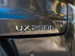 Lexus UX UX 250h Special Edition segunda mão Lisboa