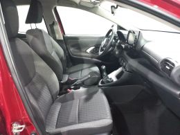 Toyota Yaris 1.0 Comfort Plus segunda mão Lisboa