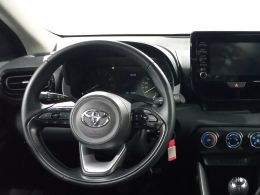 Toyota Yaris 1.0 Comfort Plus segunda mão Lisboa