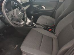 Toyota Yaris 1.0 Comfort Plus segunda mão Braga