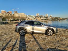 Lexus UX Premium + segunda mão Porto