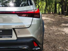 Lexus UX 250h Sport segunda mão Braga