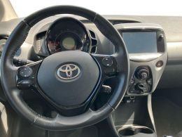 Toyota Aygo AYGO 5P 1.0 x-play segunda mão Aveiro
