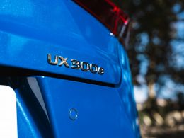 Lexus UX 300e Executive segunda mão Lisboa