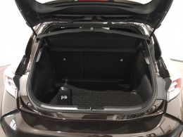 Toyota COROLLA HB 1.8 Hybrid Comfort + Pack Sport segunda mão Santarém