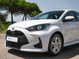 Toyota Yaris 1.0 Comfort Plus segunda mão Lisboa