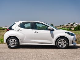 Toyota Yaris 1.0 Comfort Plus segunda mão Lisboa