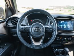 Toyota Aygo X envy 1.0G CVT segunda mão Lisboa