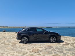 Lexus UX UX 250h Sport segunda mão Porto