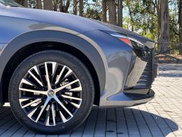 Lexus RZ RZ 450e Premium + Mala Elétrica (Monotone) segunda mão Aveiro