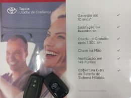 Toyota C-HR 1.8 Hybrid Exclusive + Pack Luxury segunda mão Lisboa