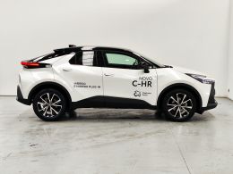 Toyota C-HR 1.8 Hybrid Square Collection segunda mão Braga