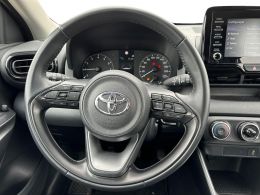 Toyota Yaris 1.0 Comfort Plus segunda mão Lisboa