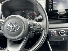 Toyota Yaris 1.0 Comfort Plus segunda mão Lisboa