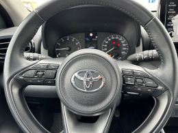 Toyota Yaris 1.0 Comfort Plus segunda mão Lisboa