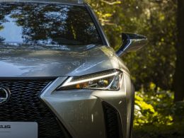 Lexus UX 250h F Sport segunda mão Lisboa