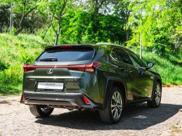 Lexus UX 250h Sport segunda mão Lisboa