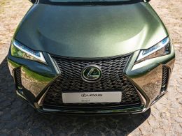 Lexus UX 250h Sport segunda mão Lisboa