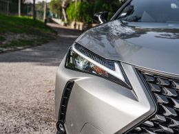 Lexus UX 250h Sport segunda mão Lisboa