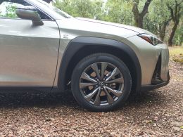 Lexus UX UX 250h Sport segunda mão Braga