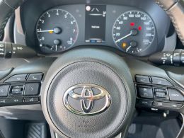 Toyota Yaris Yaris 1.0 Comfort Plus segunda mão Leiria