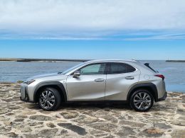 Lexus UX UX 250h Sport segunda mão Porto