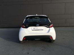 Toyota Yaris Yaris 1.5 Hybrid Dynamic Force Comfort Plus segunda mão Faro