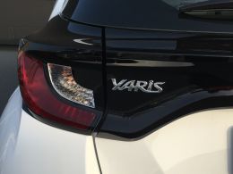 Toyota Yaris Yaris 1.5 Hybrid Dynamic Force Comfort Plus segunda mão Faro