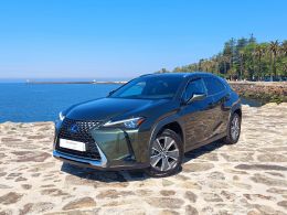 Lexus UX Luxury segunda mão Porto