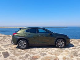 Lexus UX Luxury segunda mão Porto