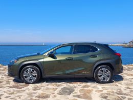 Lexus UX Luxury segunda mão Porto