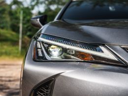 Lexus UX UX 250h F Sport segunda mão Lisboa