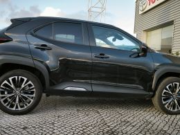 Toyota Yaris Cross 1.5 Hybrid Dynamic Force Luxury segunda mão Leiria