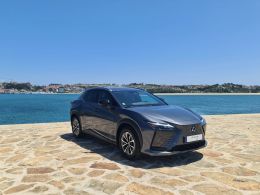 Lexus RZ RZ 450e Executive Plus segunda mão Porto