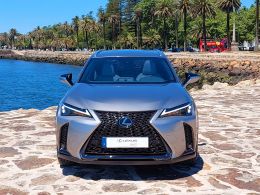 Lexus UX UX 250h Sport segunda mão Porto