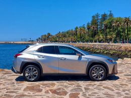 Lexus UX UX 250h Sport segunda mão Porto