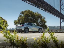 Lexus UX 250h Sport segunda mão Lisboa