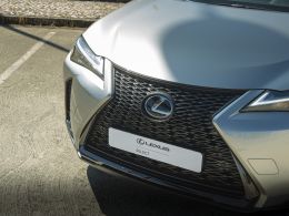 Lexus UX 250h Sport segunda mão Lisboa