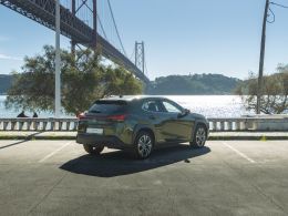 Lexus UX 300e Luxury + segunda mão Lisboa