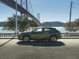 Lexus UX 300e Luxury + segunda mão Lisboa