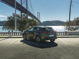 Lexus UX 300e Luxury + segunda mão Lisboa