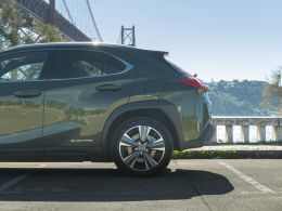 Lexus UX 300e Luxury + segunda mão Lisboa