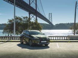 Lexus UX 300e Luxury + segunda mão Lisboa