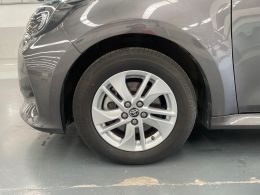 Toyota Yaris NG 1.5 Hybrid Dynamic Force Comfort Plus segunda mão Setúbal