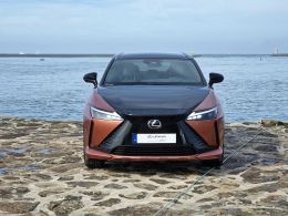 Lexus RZ RZ 450e Premium Bitone segunda mão Porto