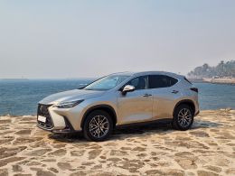 Lexus NX NX 450h+ Executive Plus segunda mão Porto