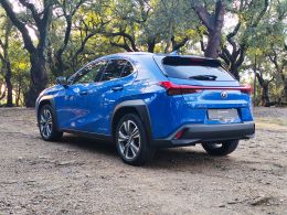 Lexus UX 300e Luxury segunda mão Braga